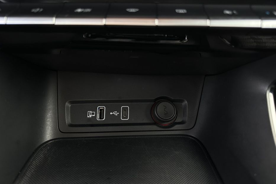Продам MG 3 ZS EV 72 kWh 130 кВт 2022 года в Львове