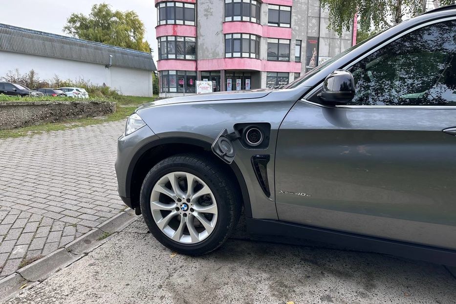 Продам BMW X5 XDrive 40e 2016 года в Черновцах