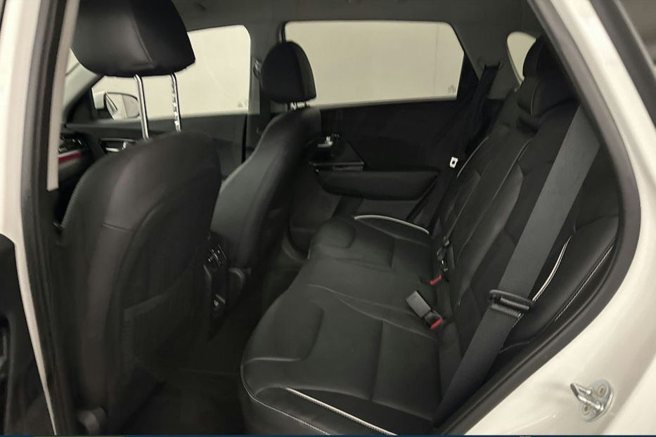Продам Kia Niro 64 кВт авто в дорозі  2021 года в Львове
