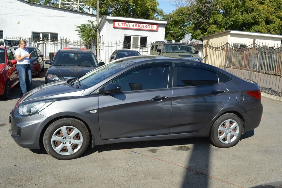 Продам Hyundai Accent    2011 года в Одессе