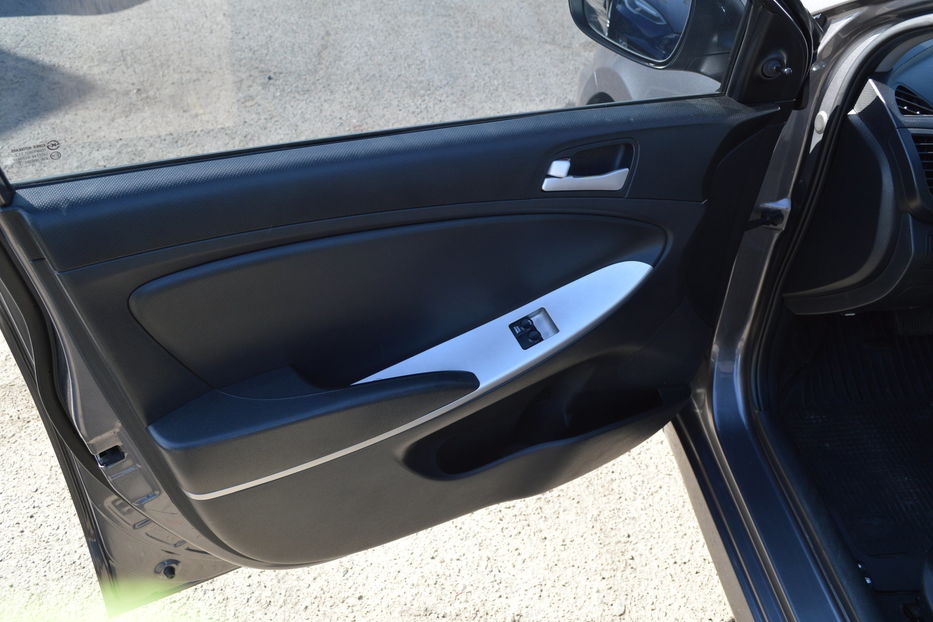 Продам Hyundai Accent    2011 года в Одессе