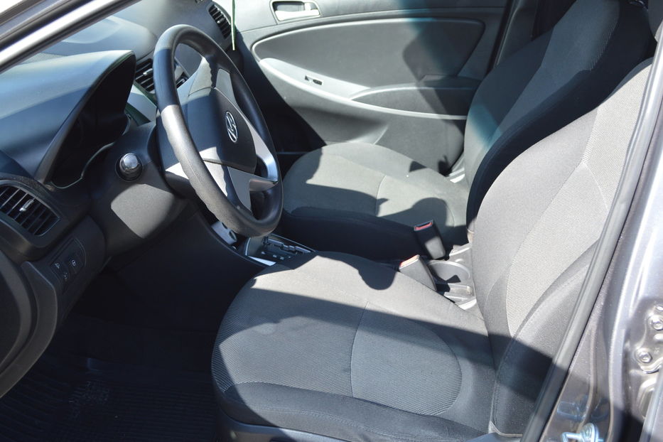 Продам Hyundai Accent    2011 года в Одессе