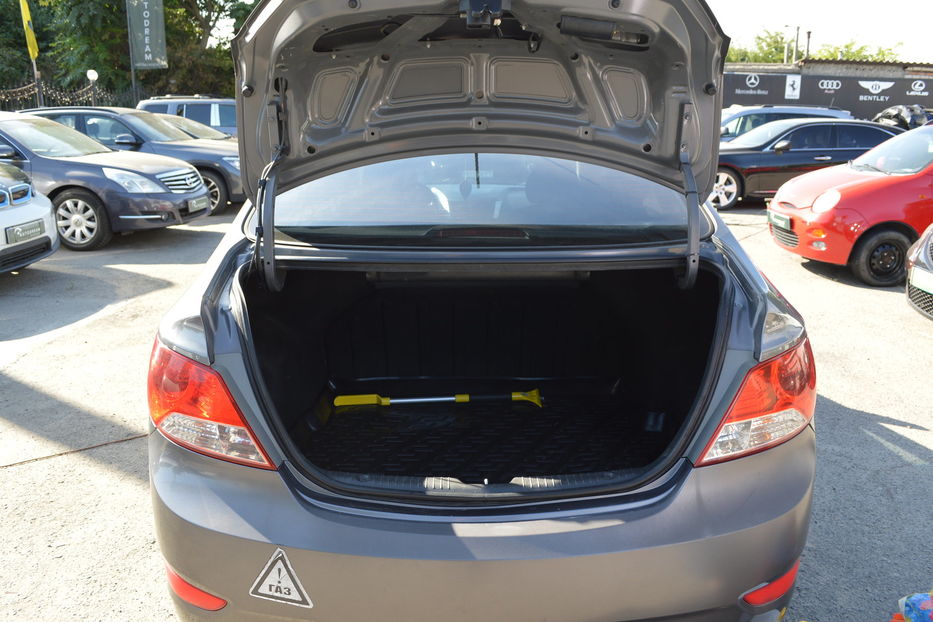 Продам Hyundai Accent    2011 года в Одессе