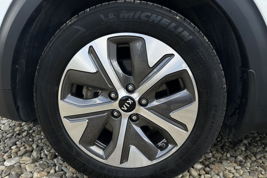Продам Kia Niro 64 кВт Макс. комплектація 2021 года в Львове