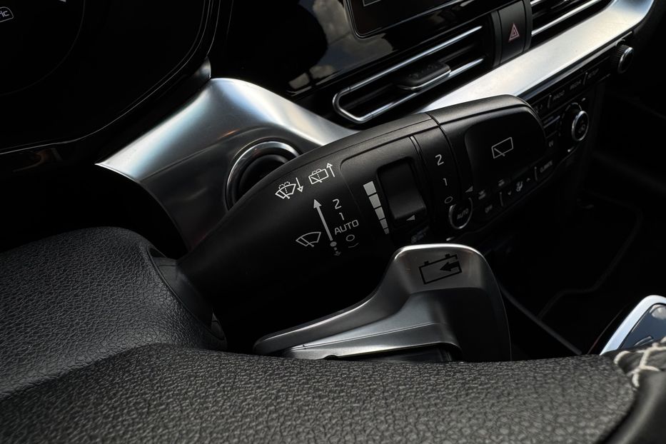Продам Kia Niro 64 кВт Макс. комплектація 2020 года в Львове