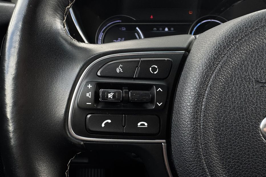 Продам Kia Niro 64 кВт Макс. комплектація 2020 года в Львове