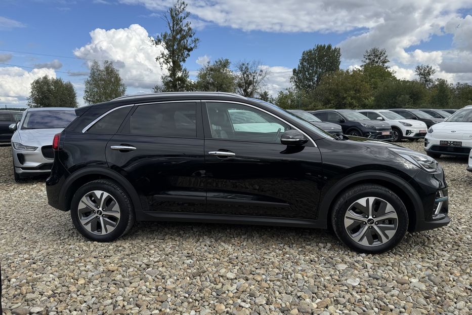 Продам Kia Niro 64 кВт Макс. комплектація 2020 года в Львове