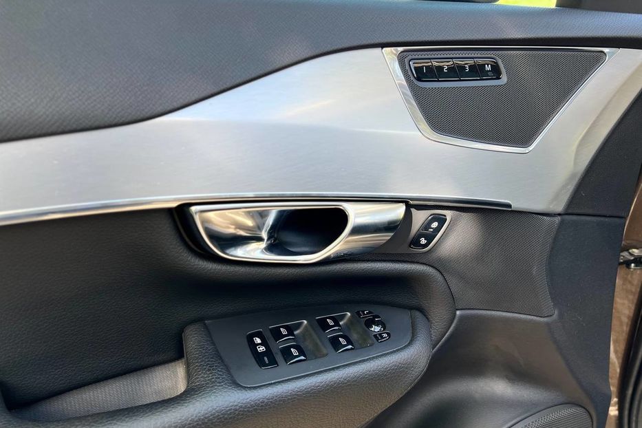 Продам Volvo XC90 2017 года в Черновцах