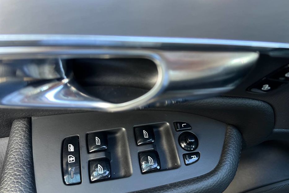 Продам Volvo XC90 2017 года в Черновцах