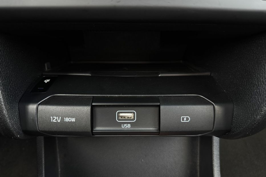 Продам Kia Niro 64 кВт Макс. комплектація 2020 года в Львове