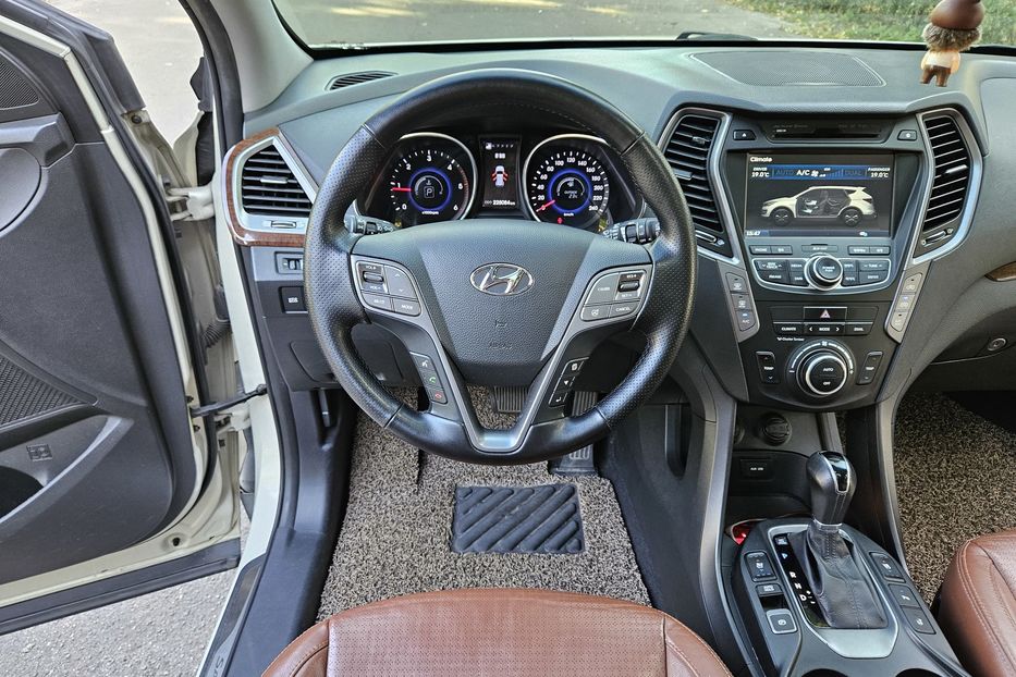 Продам Hyundai Santa FE Top 2012 года в Киеве