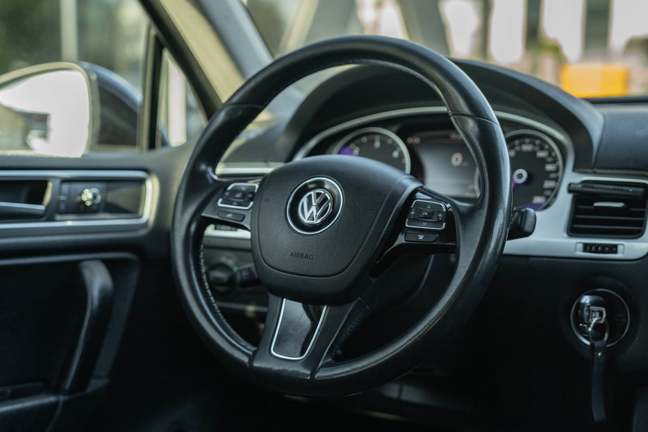 Продам Volkswagen Touareg 2011 года в Черновцах