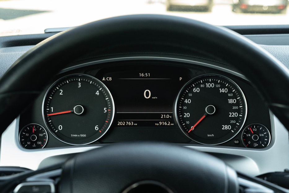 Продам Volkswagen Touareg 2011 года в Черновцах