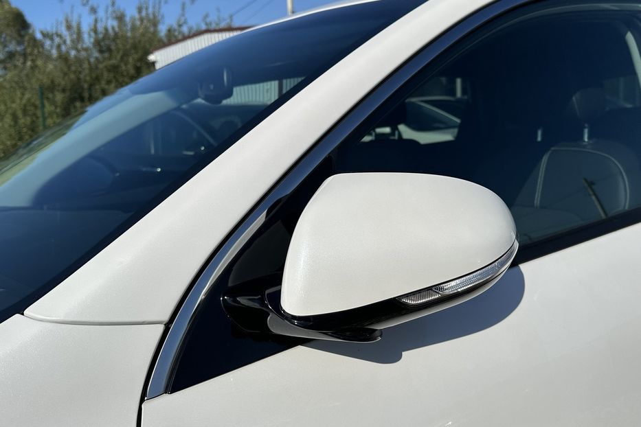 Продам Kia Niro 64 кВт Макс. комплектація 2020 года в Львове
