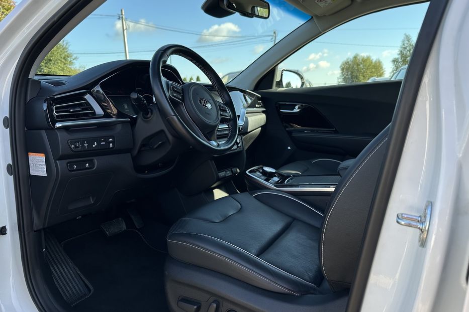 Продам Kia Niro 64 кВт Макс. комплектація 2020 года в Львове