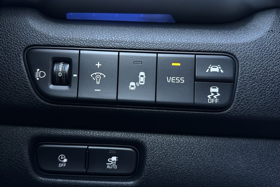 Продам Kia Niro 64 кВт Макс. комплектація 2020 года в Львове