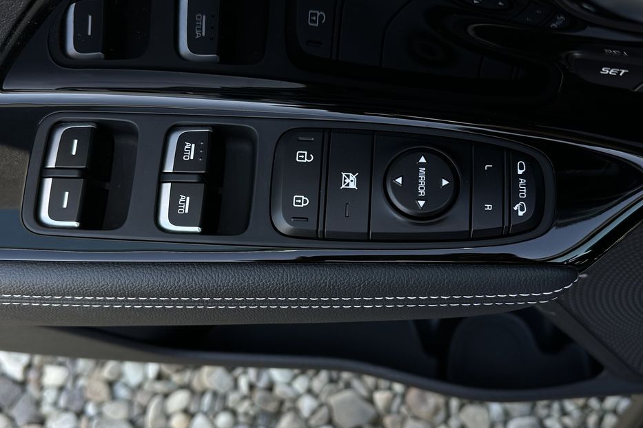 Продам Kia Niro 64 кВт Макс. комплектація 2020 года в Львове
