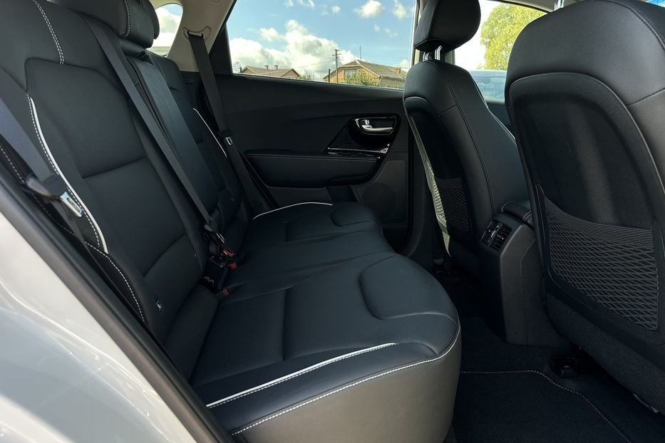 Продам Kia Niro 64 кВт Макс. комплектація 2020 года в Львове