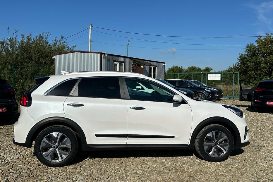 Продам Kia Niro 64 кВт Макс. комплектація 2021 года в Львове