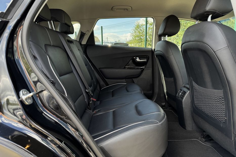 Продам Kia Niro 64 кВт Макс. комплектація 2020 года в Львове