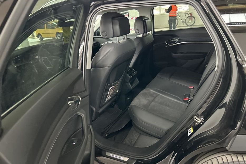 Продам Audi E-Tron Pідна фарба v7056 2022 года в Луцке