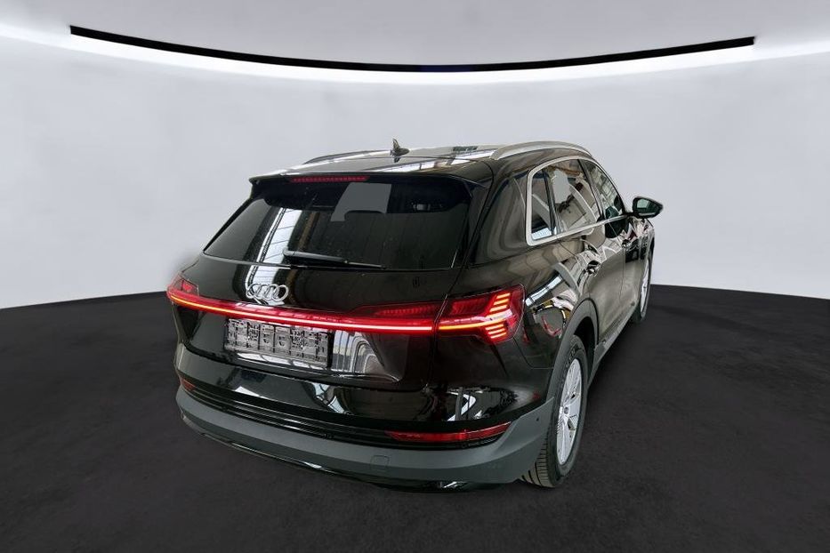 Продам Audi E-Tron Pідна фарба v7056 2022 года в Луцке