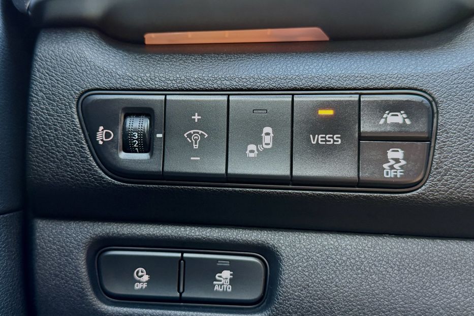 Продам Kia Niro 64 кВт Макс. комплектація 2020 года в Львове