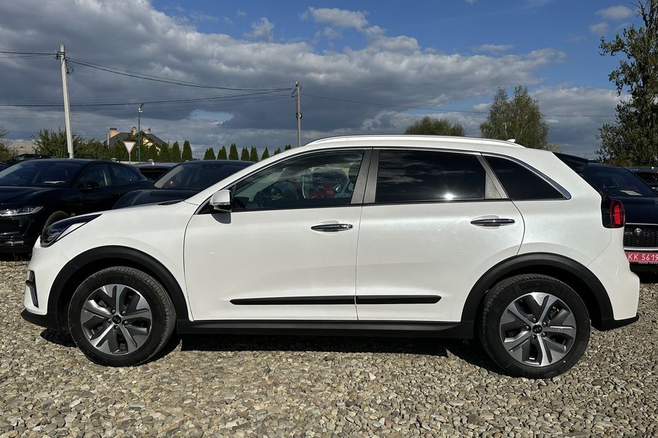Продам Kia Niro 64 кВт Макс. комплектація 2020 года в Львове