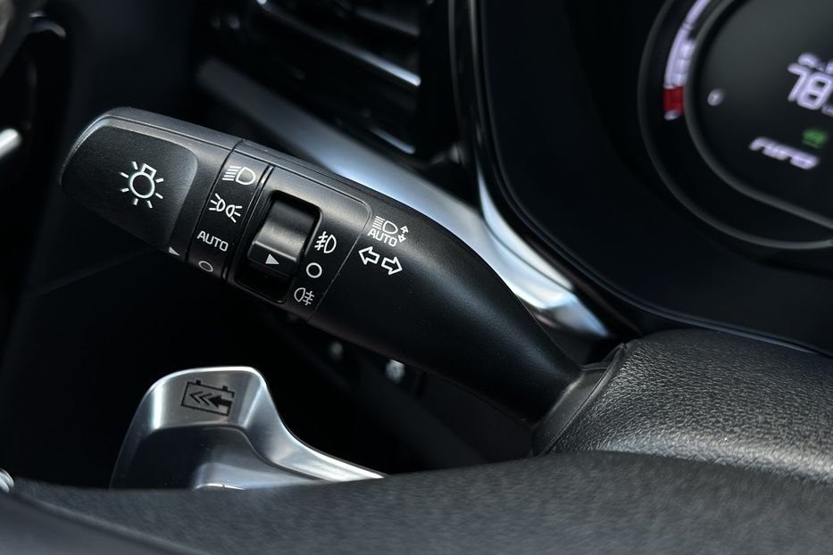 Продам Kia Niro 64 кВт Макс. комплектація 2020 года в Львове