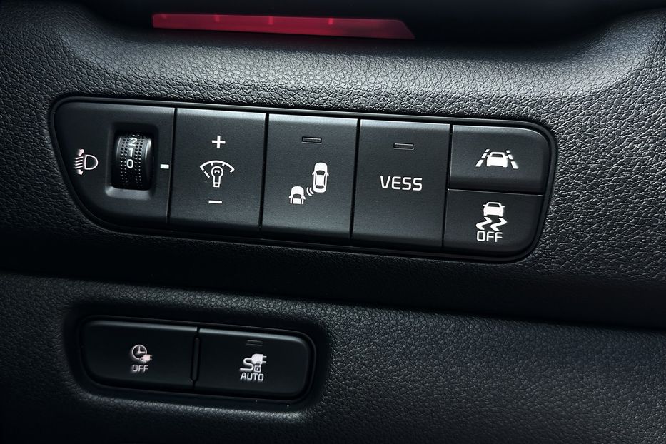 Продам Kia Niro 64 кВт Макс. комплектація 2020 года в Львове
