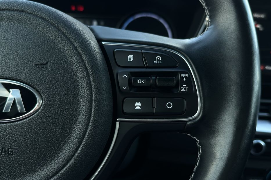 Продам Kia Niro 64 кВт Макс. комплектація 2020 года в Львове