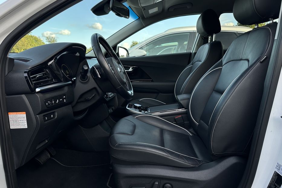 Продам Kia Niro 64 кВт Макс. комплектація 2020 года в Львове