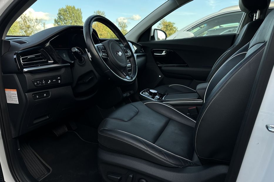 Продам Kia Niro 64 кВт Макс. комплектація 2020 года в Львове