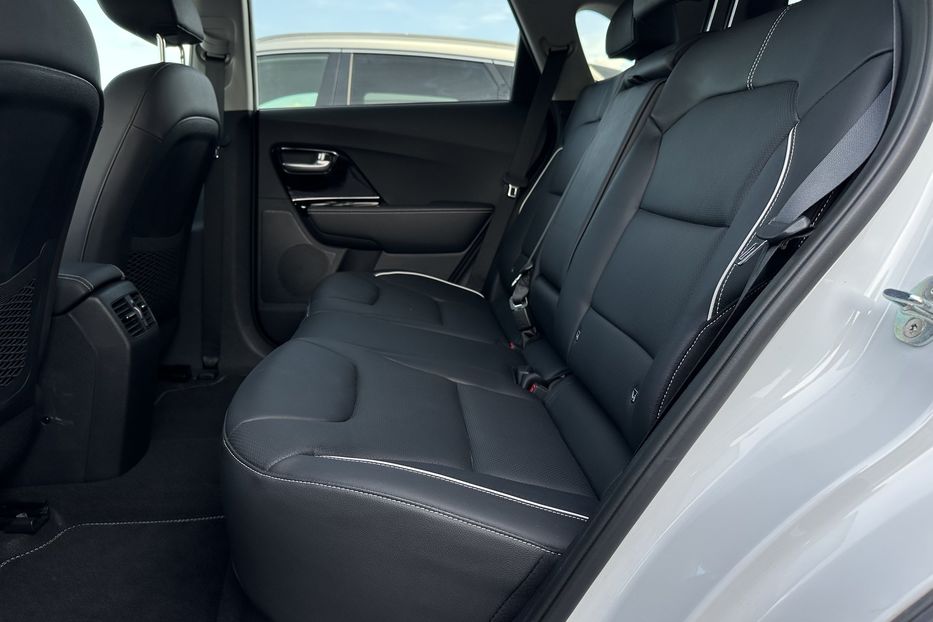 Продам Kia Niro 64 кВт Макс. комплектація 2020 года в Львове