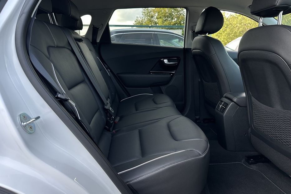 Продам Kia Niro 64 кВт Макс. комплектація 2020 года в Львове