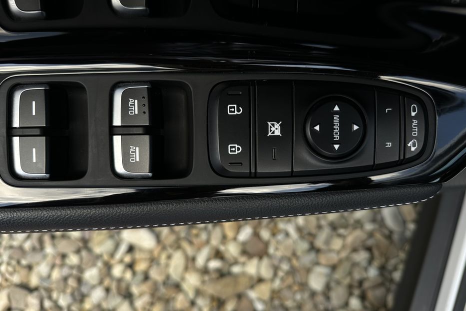 Продам Kia Niro 64 кВт Макс. комплектація 2020 года в Львове