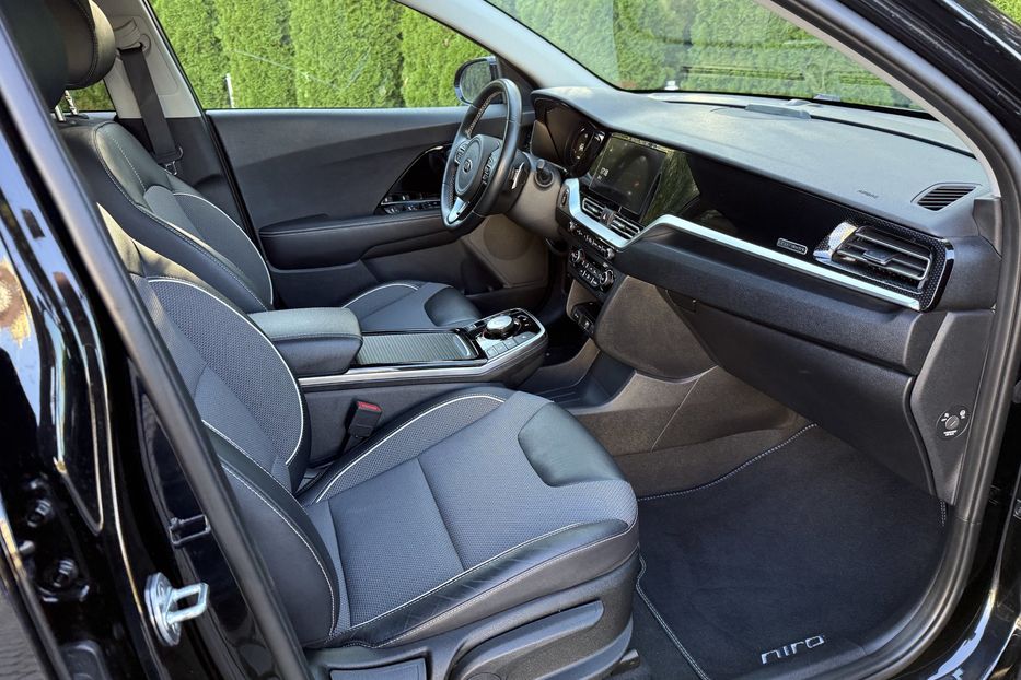 Продам Kia Niro 64квт авто Рівному 2021 года в Львове