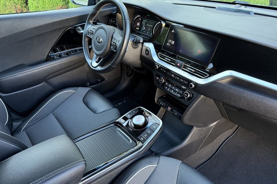 Продам Kia Niro 64квт авто Рівному 2021 года в Львове