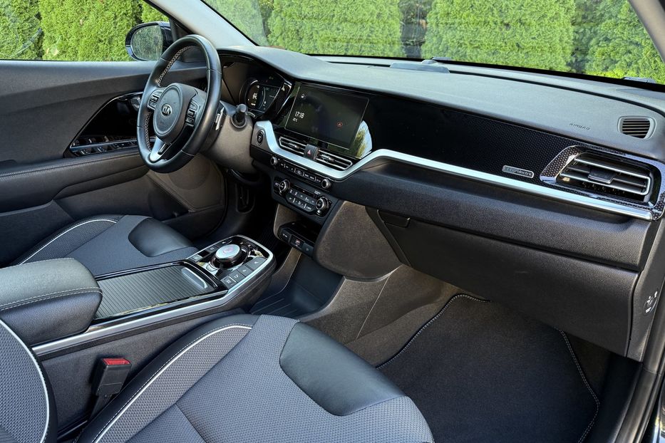 Продам Kia Niro 64квт авто Рівному 2021 года в Львове