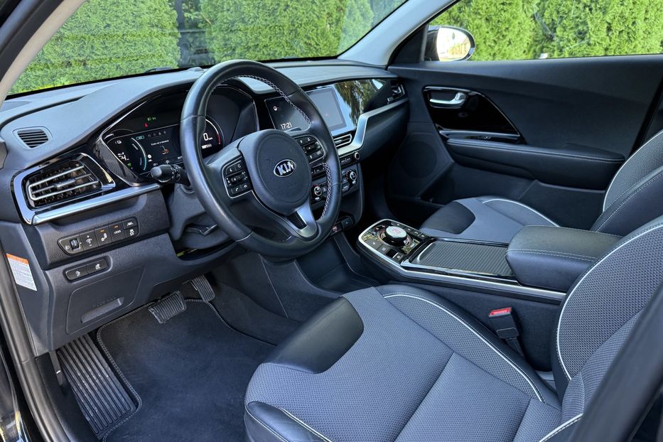 Продам Kia Niro 64квт авто Рівному 2021 года в Львове