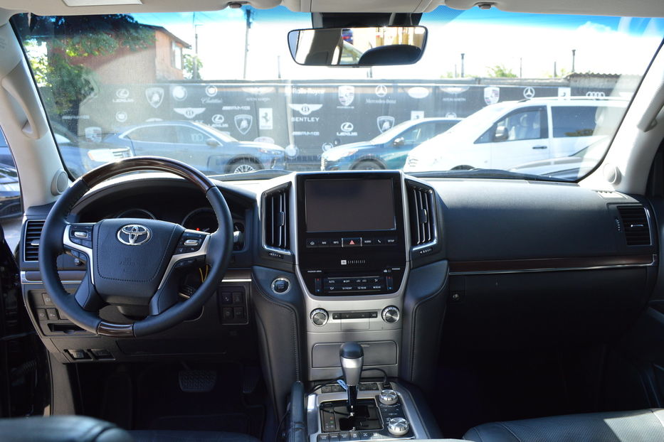 Продам Toyota Land Cruiser 300 2017 года в Одессе