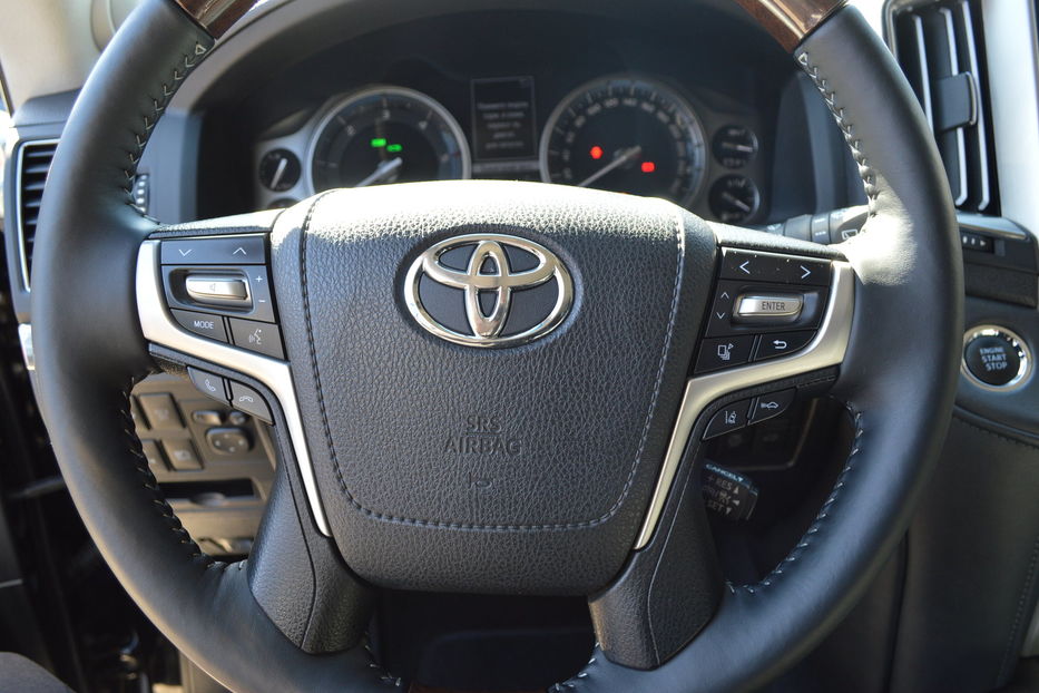 Продам Toyota Land Cruiser 300 2017 года в Одессе