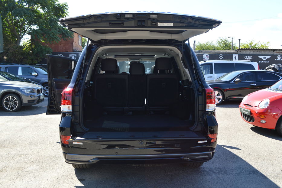 Продам Toyota Land Cruiser 300 2017 года в Одессе