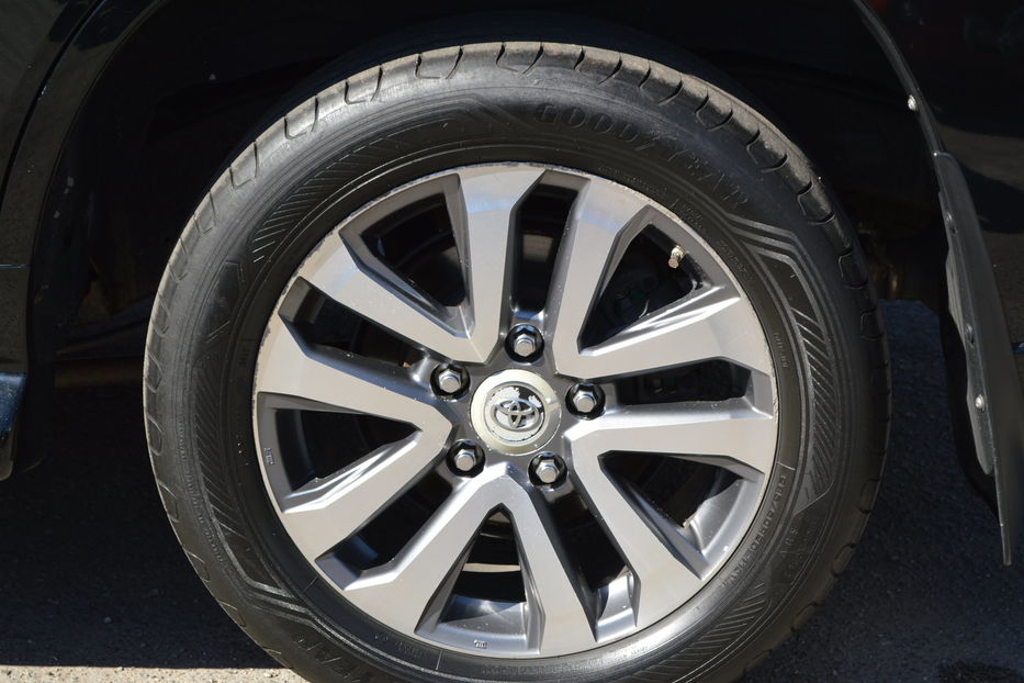 Продам Toyota Land Cruiser 300 2017 года в Одессе