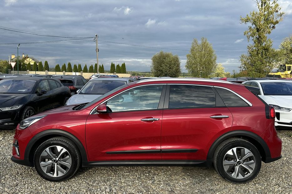 Продам Kia Niro 64 кВт Макс. комплектація 2020 года в Львове