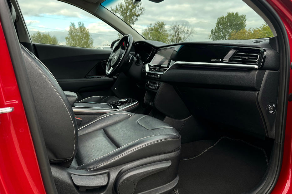 Продам Kia Niro 64 кВт Макс. комплектація 2020 года в Львове