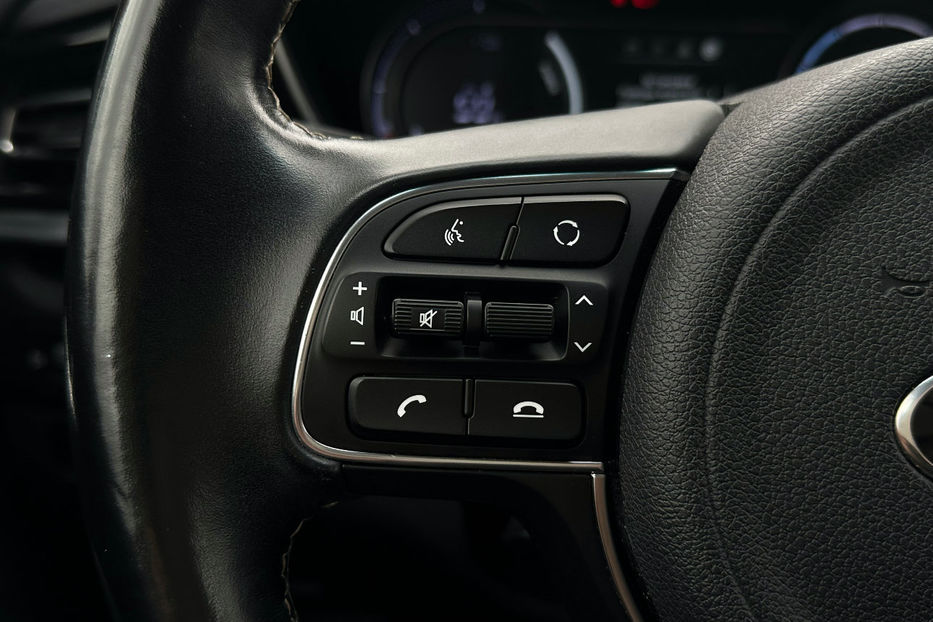 Продам Kia Niro 64 кВт Макс. комплектація 2020 года в Львове