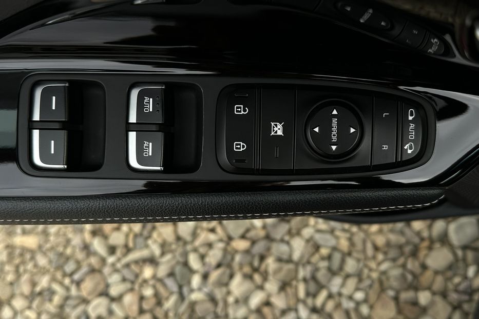 Продам Kia Niro 64 кВт Макс. комплектація 2020 года в Львове