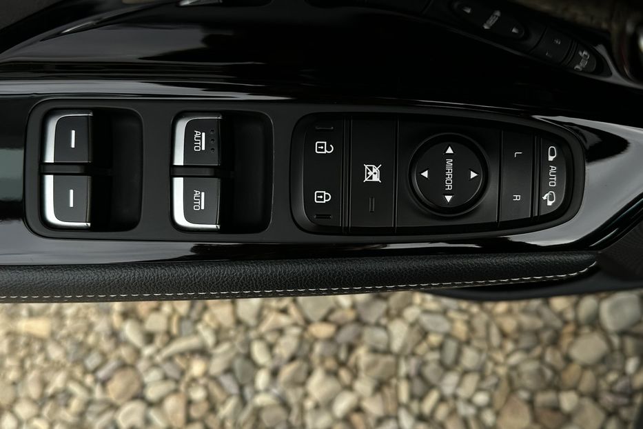Продам Kia Niro 64 кВт Макс. комплектація 2020 года в Львове