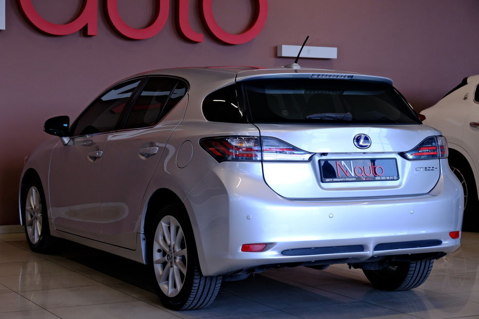 Продам Lexus CT 200h 2013 года в Одессе